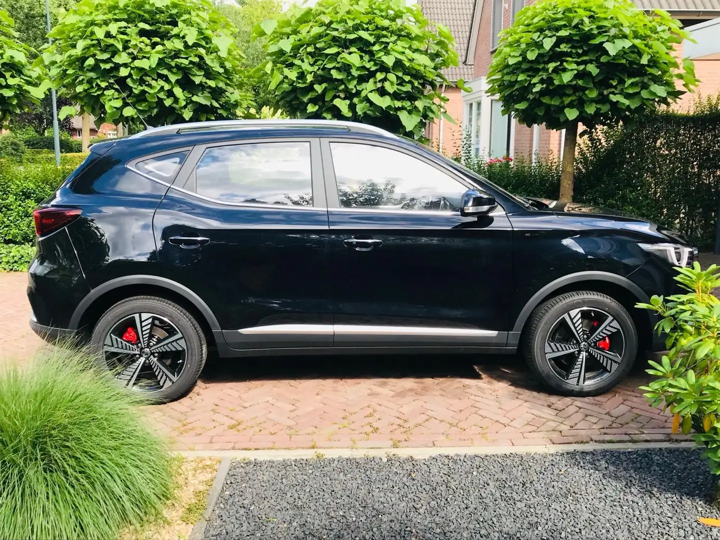 MG ZS ZS Luxury 45 kWh Negro - 2