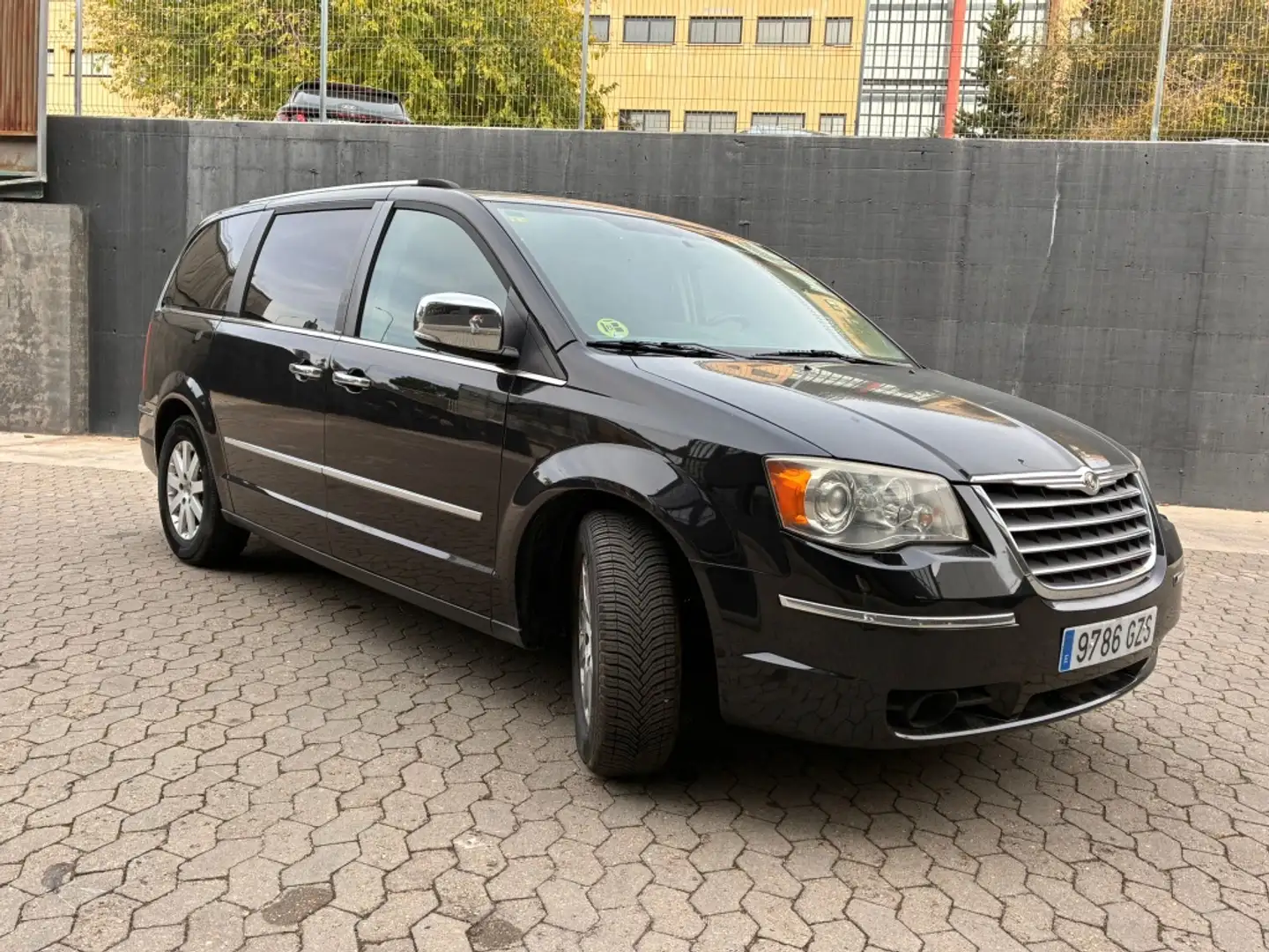 Chrysler Voyager Grand 2.8CRD Limited Entret. Plus Aut. Negro - 2