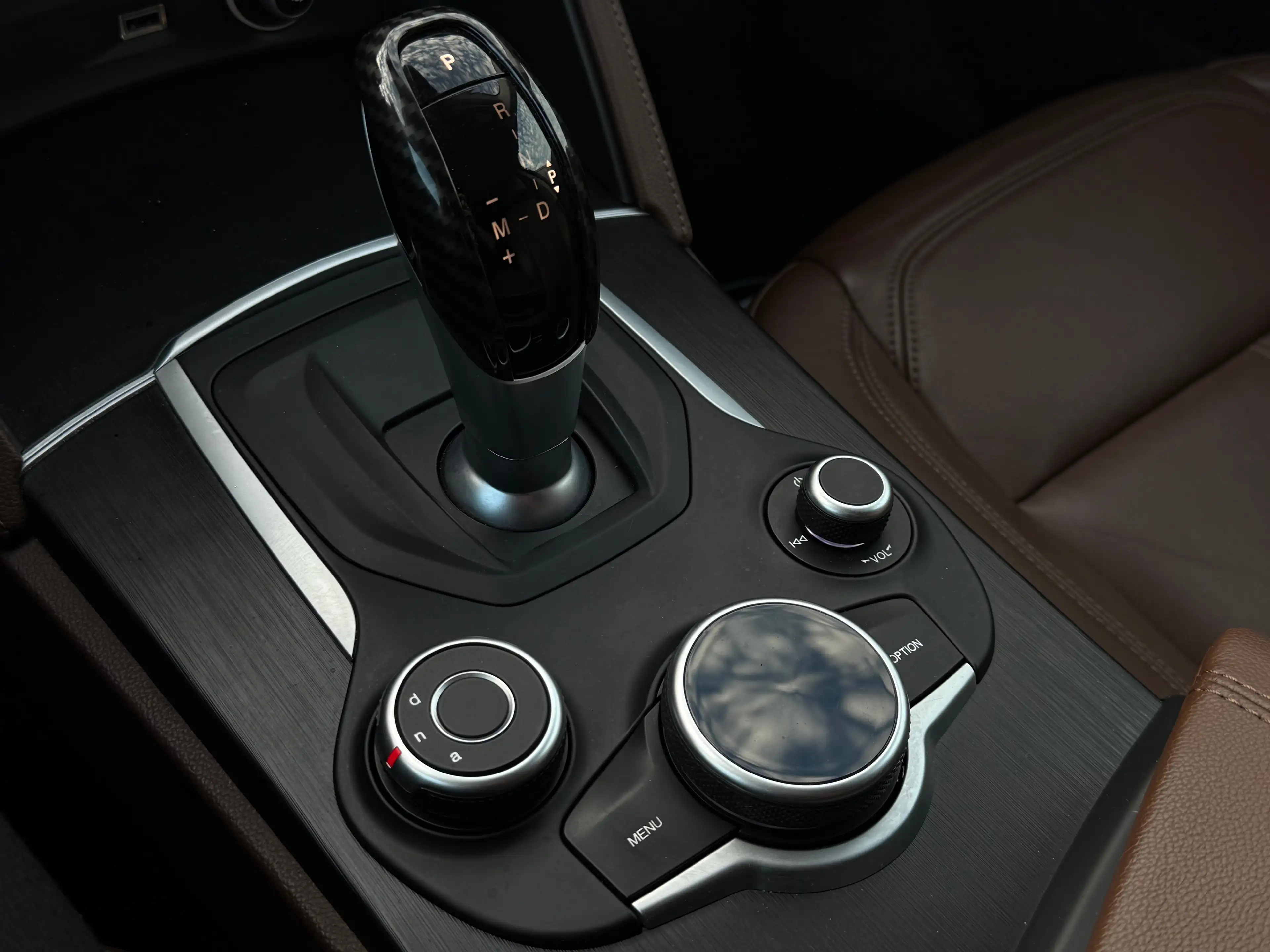 Alfa Romeo Stelvio Stelvio 2.2 JTD Super /Navi/Cuir/Led/Caméra/Xénon/Pdc/ — photo 14