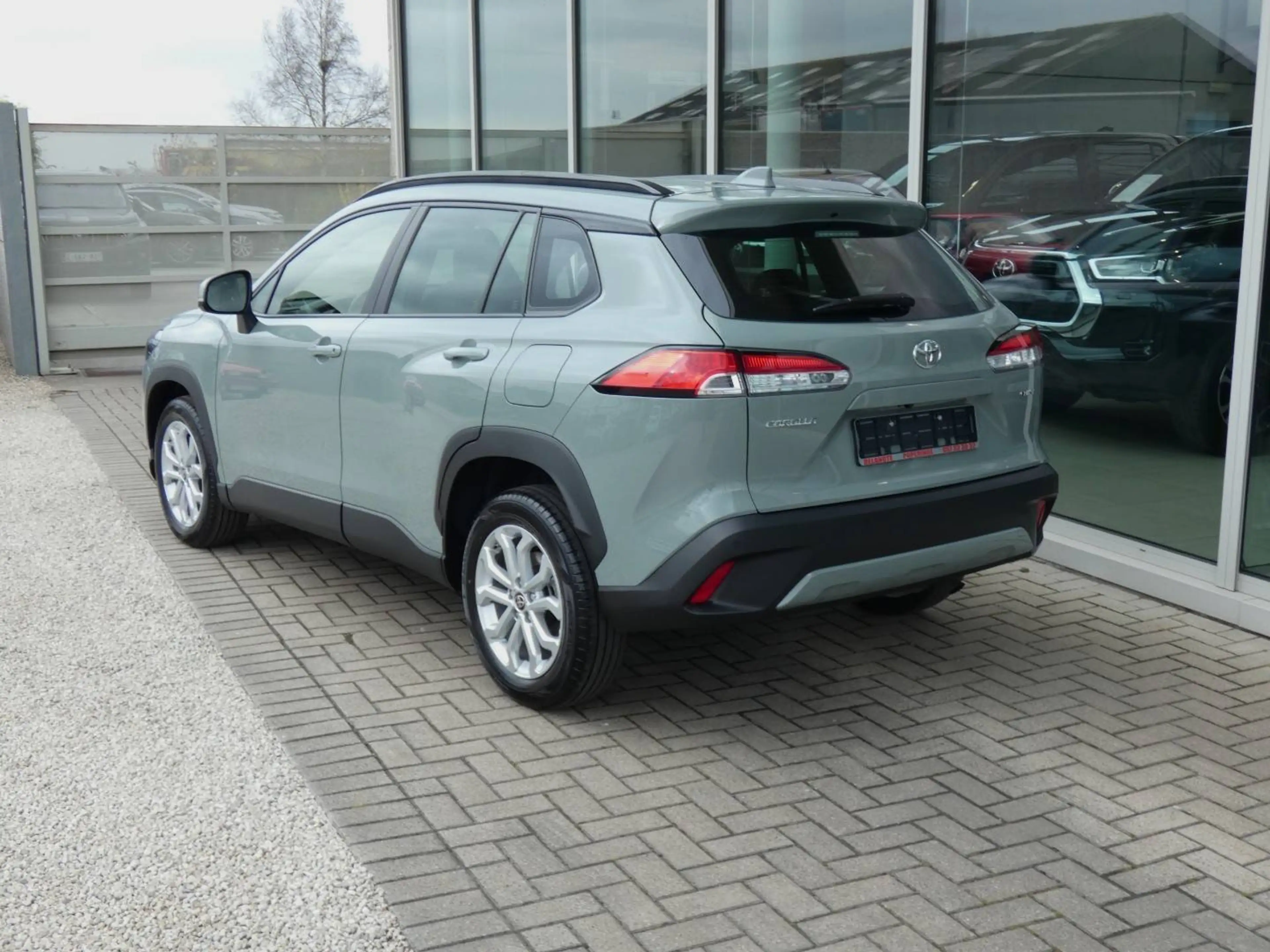 Toyota Corolla Cross 1.8 Hybrid 140PK +Dodehoek +Parkeersensoren +Zetelverwarming +Stuurwielverwarming — photo 5