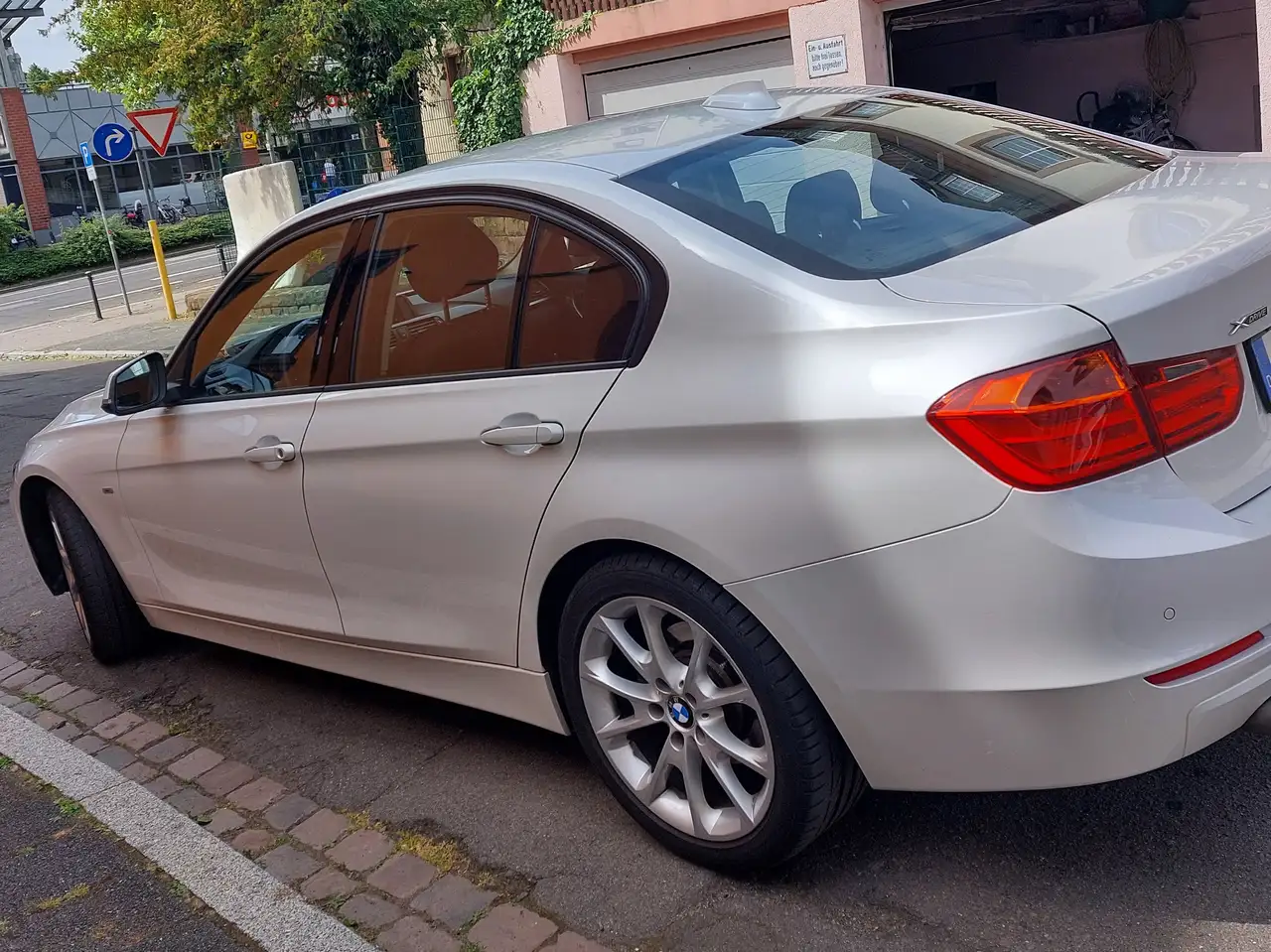 BMW 320