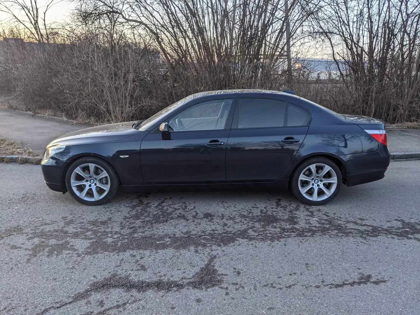 BMW 530 5er 530i Aut. Blau - 1