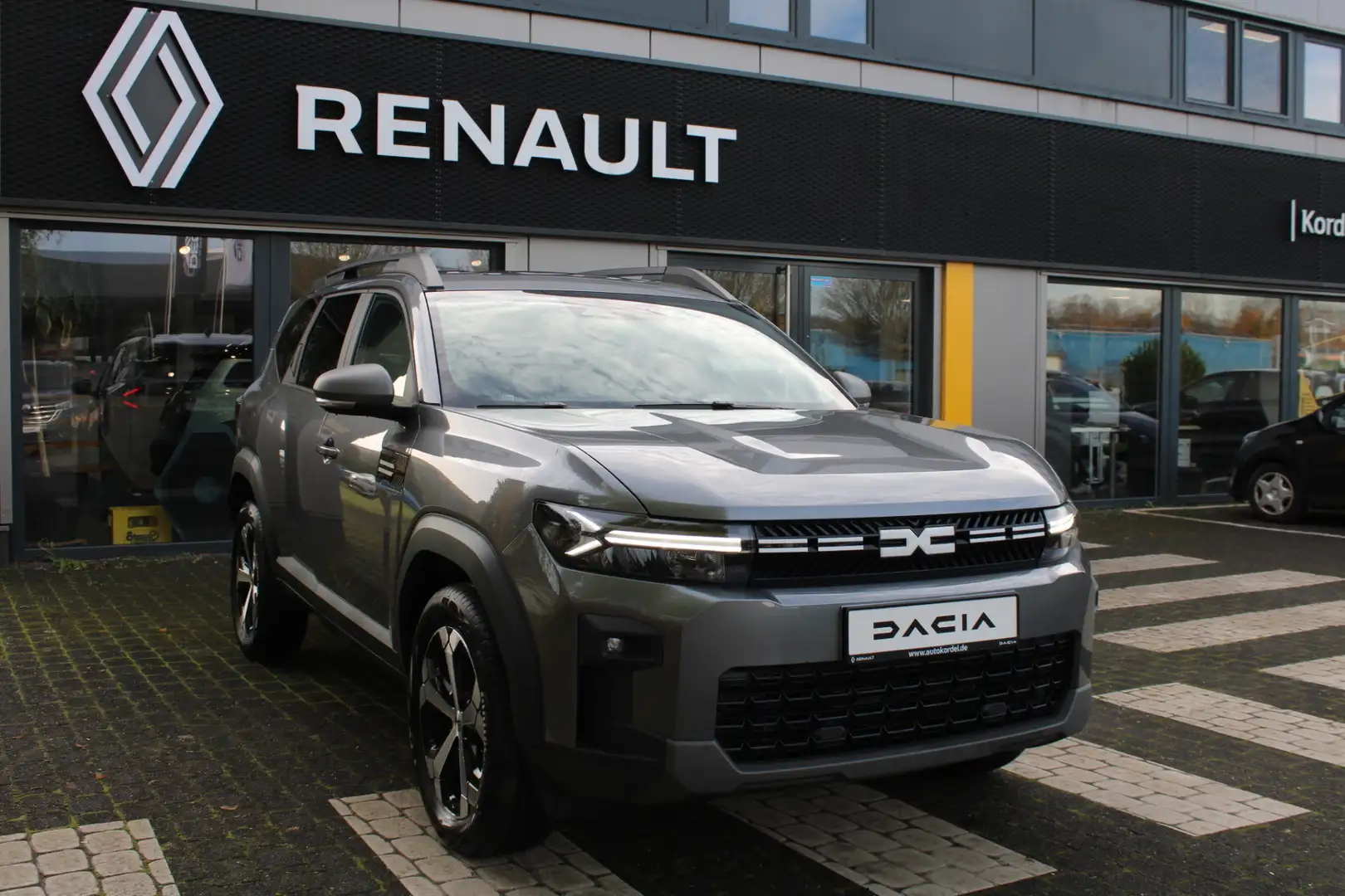 Dacia Bigster Journey Mild Hybrid 140 Grau - 1