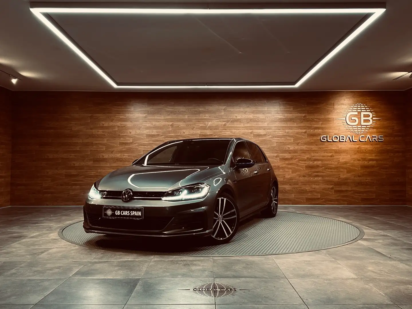 Volkswagen Golf 2.0TDI GTD DSG7 135kW Gris - 1