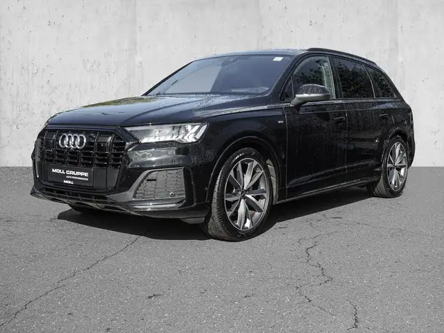 Audi Q7 view 2