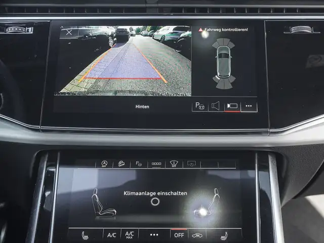 Audi Q7 view 14