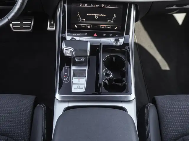 Audi Q7 view 15