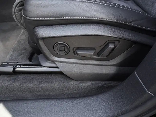 Audi Q7 view 17