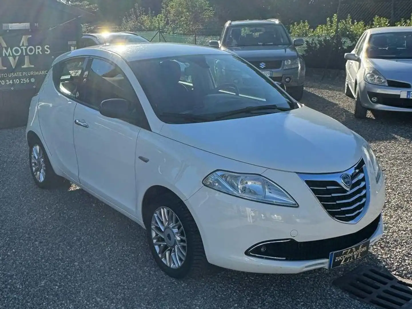 Lancia Ypsilon Ypsilon III 2011 1.2 8v Gold ecochic Gpl 69cv Bílá - 1