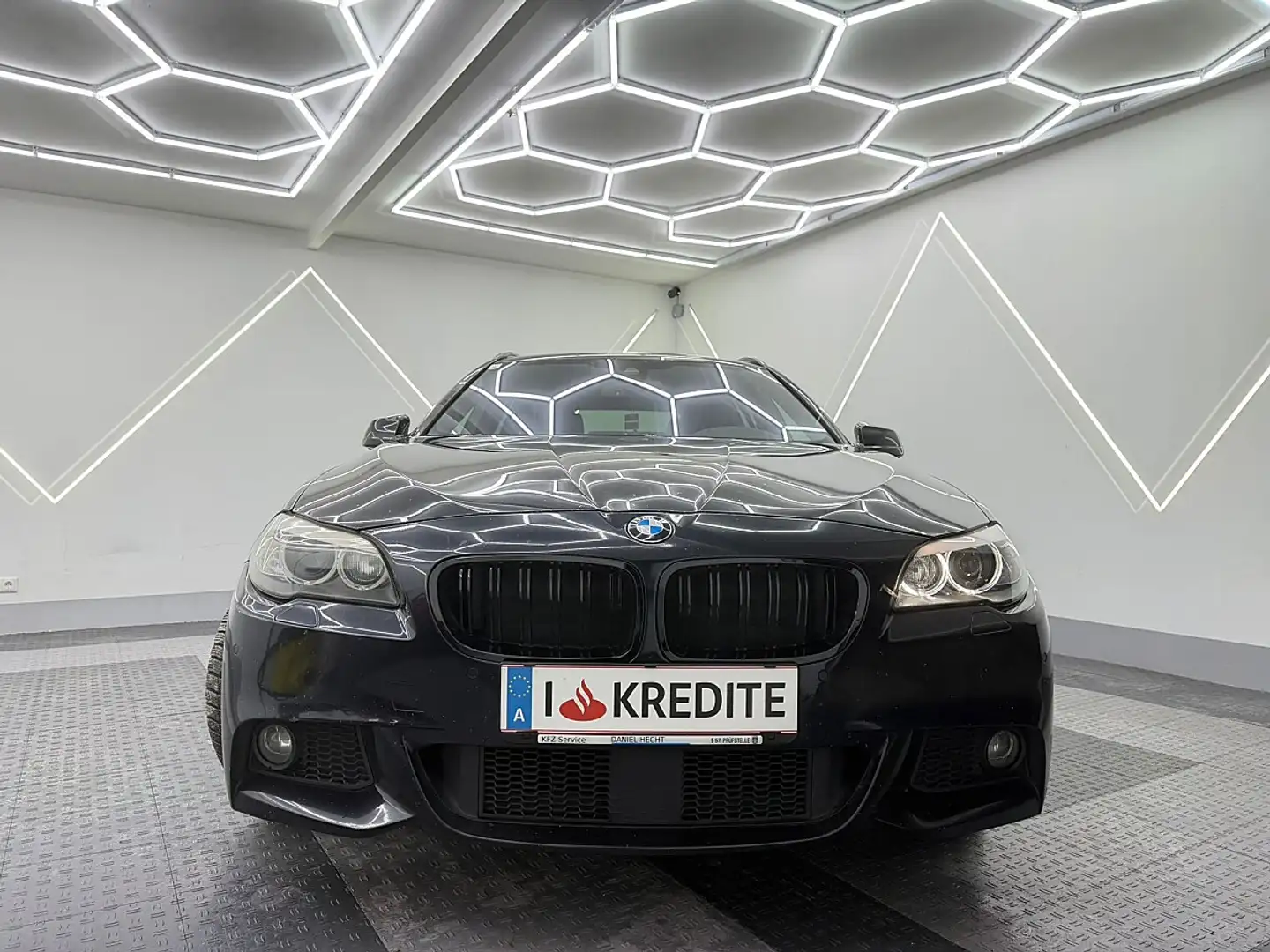 BMW 525 d xDrive Touring Österreich-Paket Aut./13.000€ ... Schwarz - 2