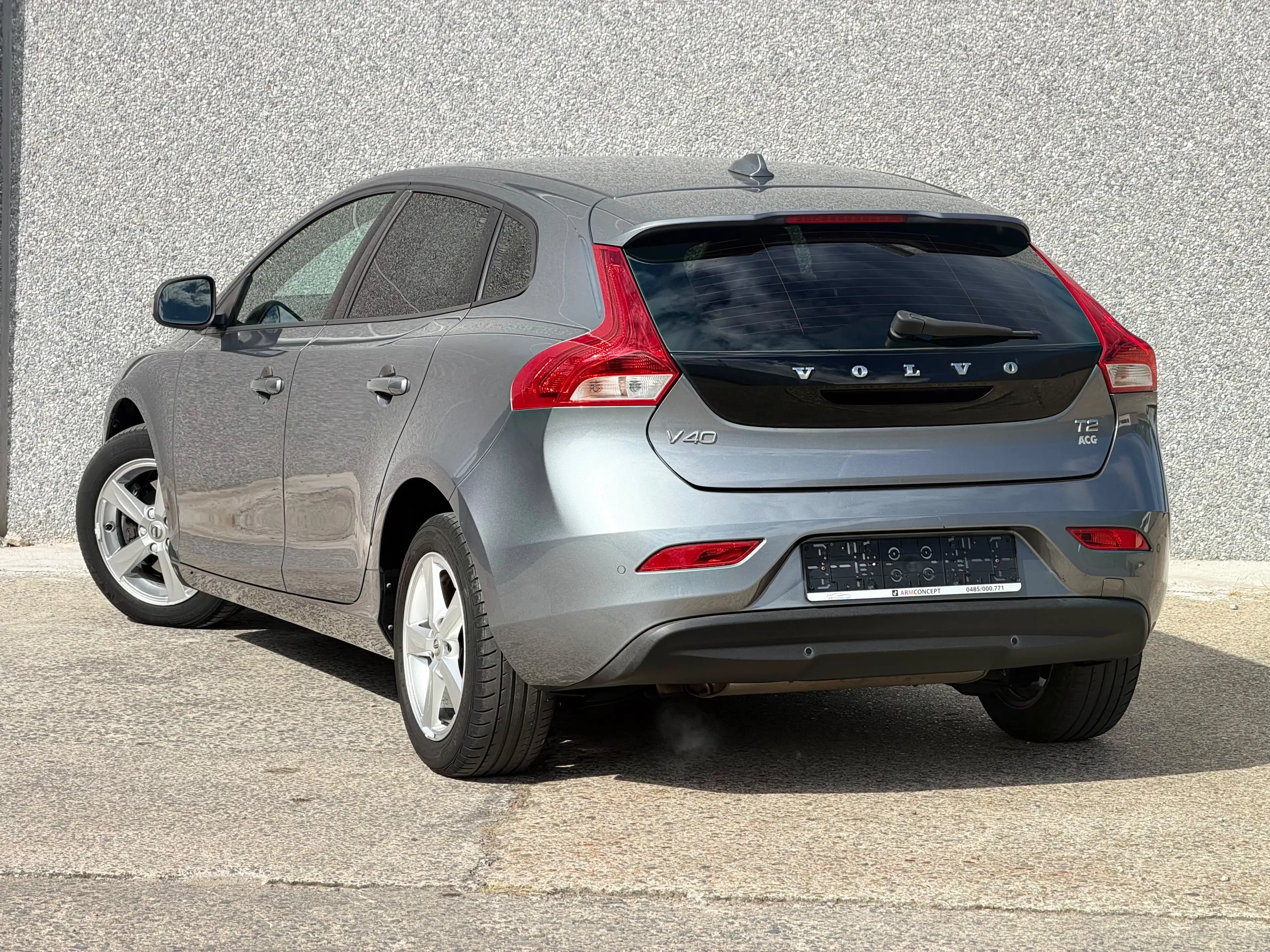 Volvo V40 V40 2.0 T2 Eco Essence 2018 GARANTIE 12 Mois 80000km — photo 4