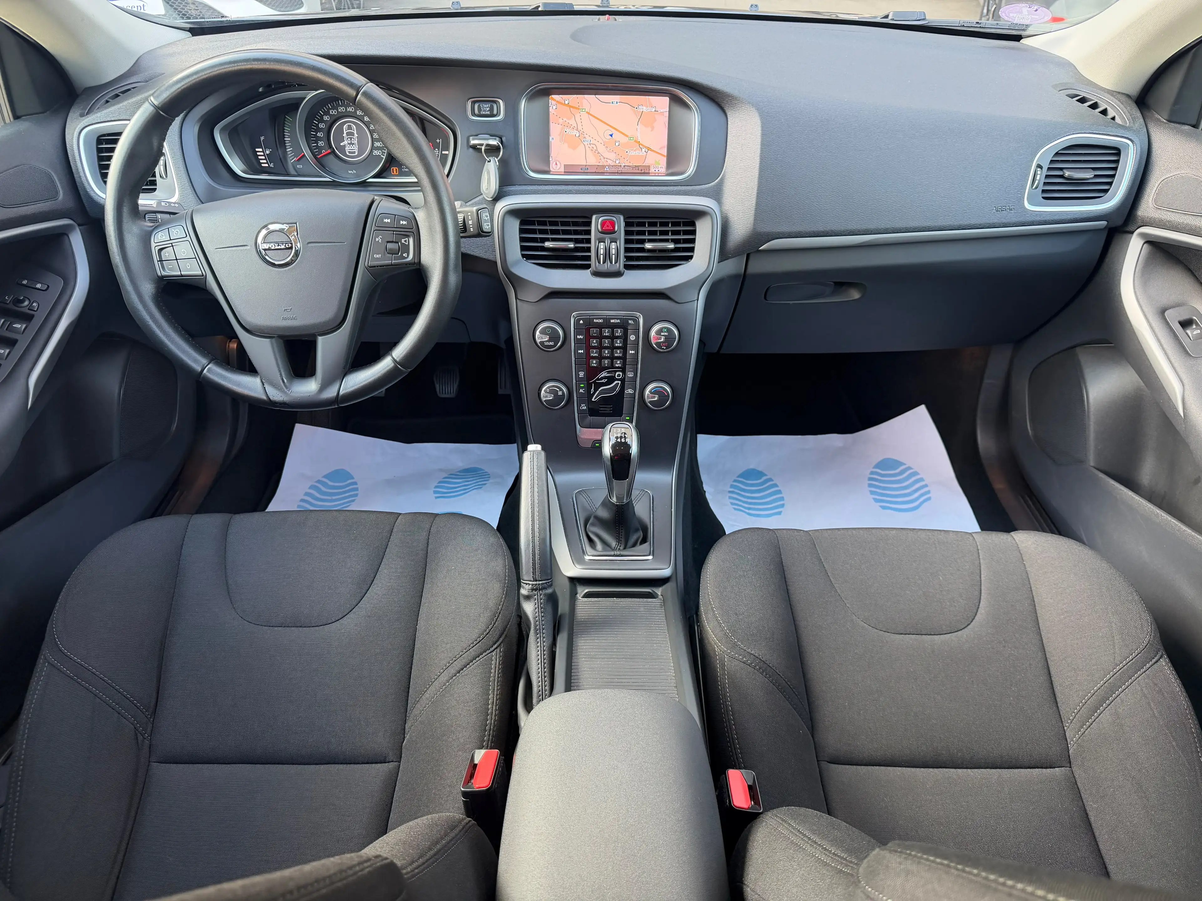 Volvo V40 V40 2.0 T2 Eco Essence 2018 GARANTIE 12 Mois 80000km — photo 5
