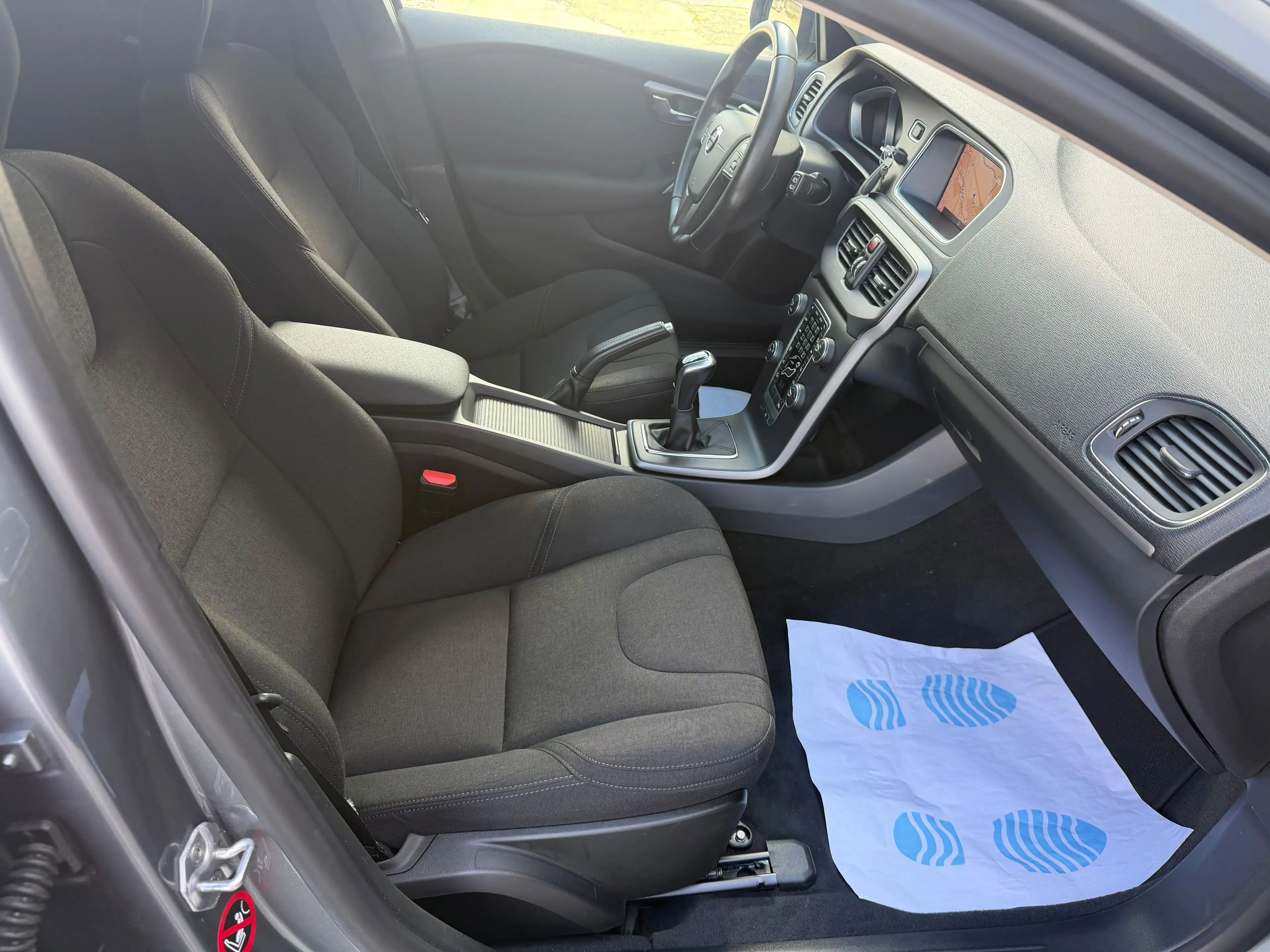 Volvo V40 V40 2.0 T2 Eco Essence 2018 GARANTIE 12 Mois 80000km — photo 8