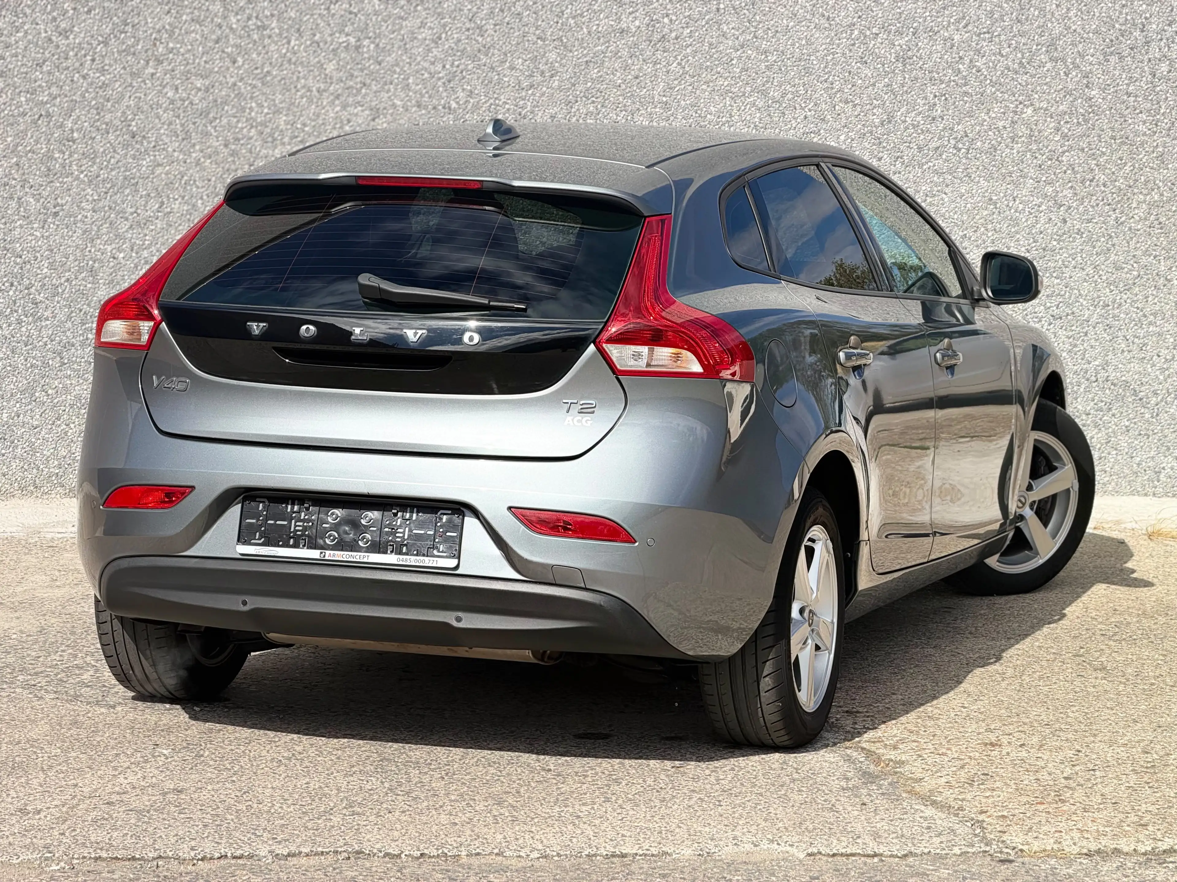 Volvo V40 V40 2.0 T2 Eco Essence 2018 GARANTIE 12 Mois 80000km — photo 3