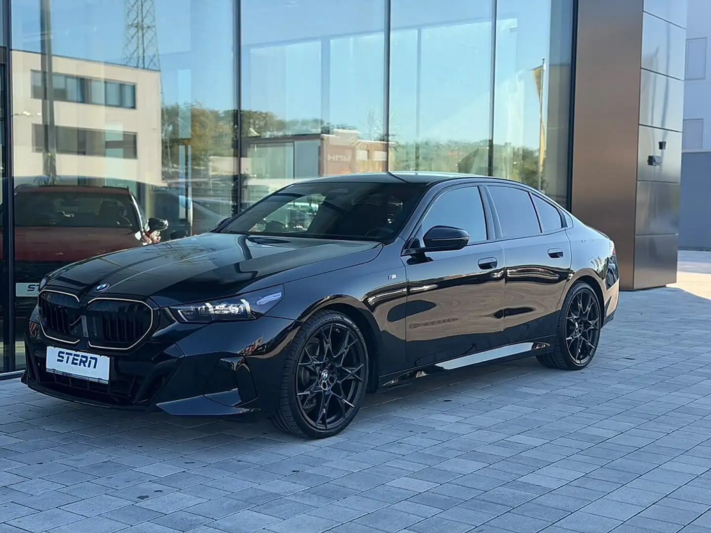BMW 520 d M Sport *BLACK SAPPHIRE* SHADOW* METALLIC* AS... Schwarz - 1