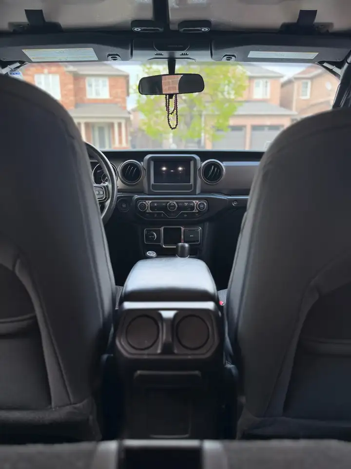 Jeep Wrangler снимка Jeep Wrangler