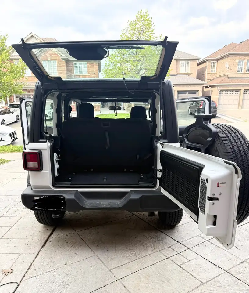 Jeep Wrangler снимка Jeep Wrangler