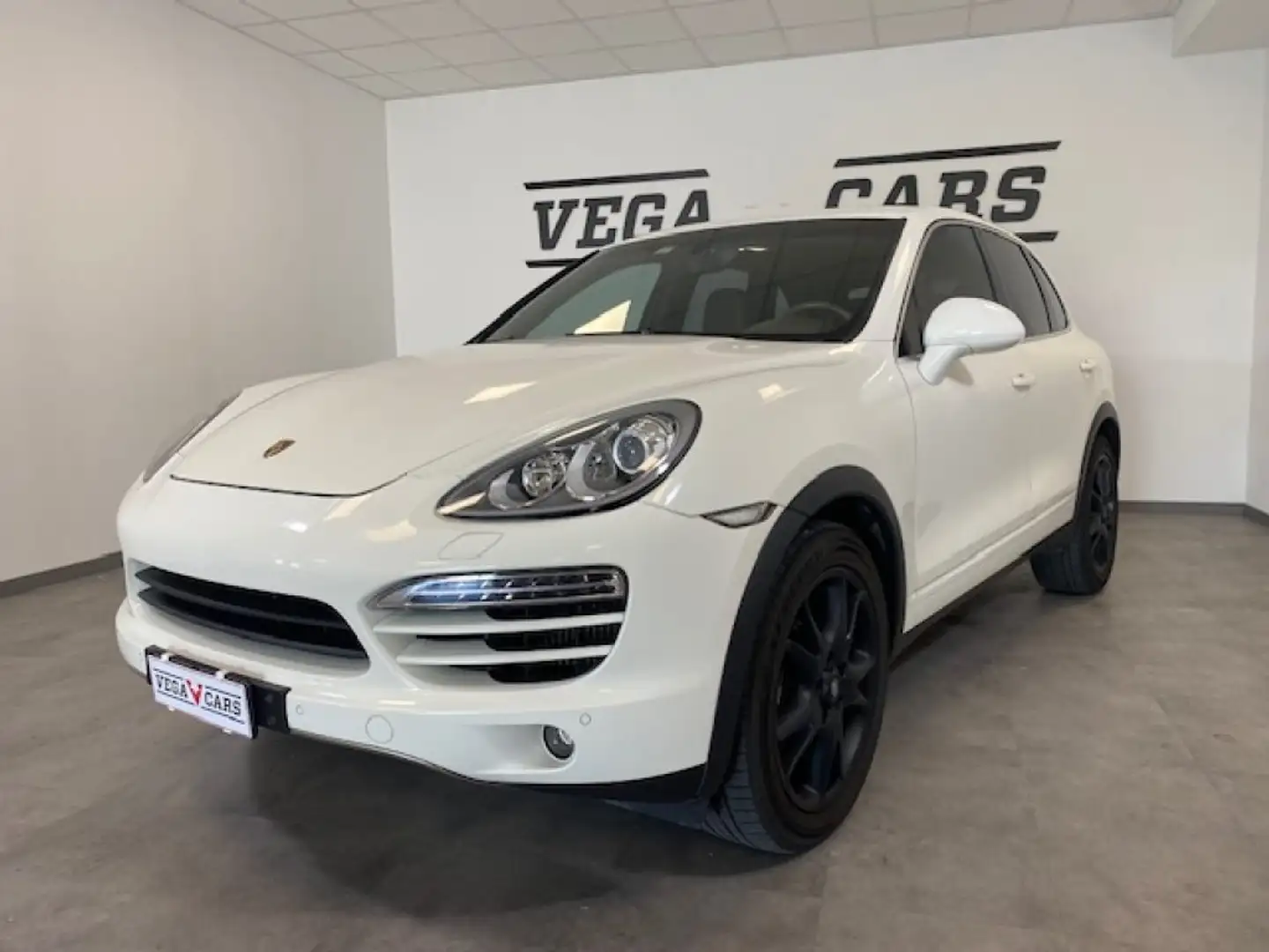 Porsche Cayenne 3.0 Diesel White - 1