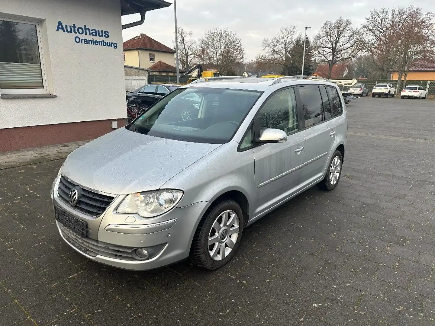 Volkswagen Touran Highline Silber - 1