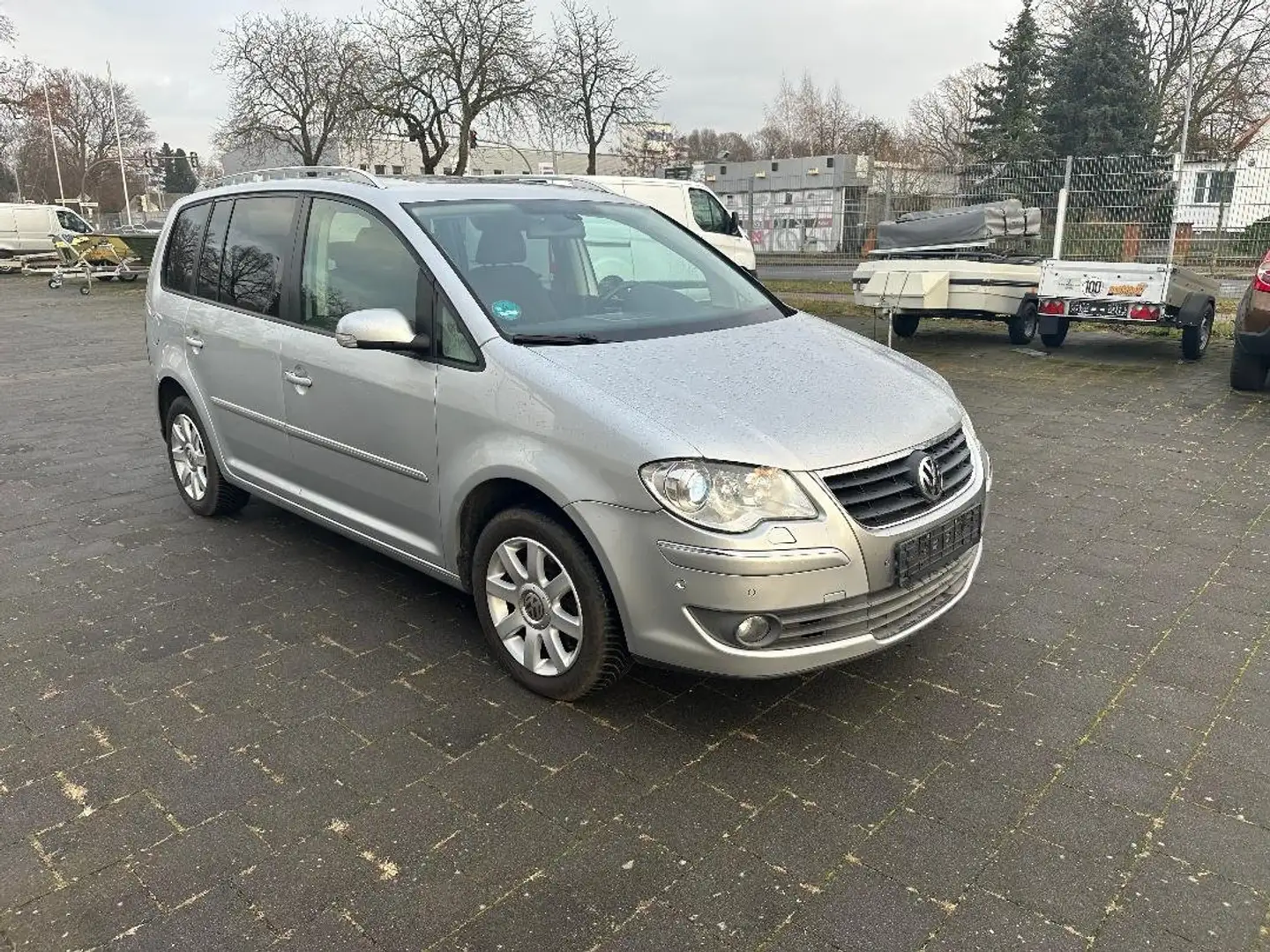 Volkswagen Touran Highline Silber - 2