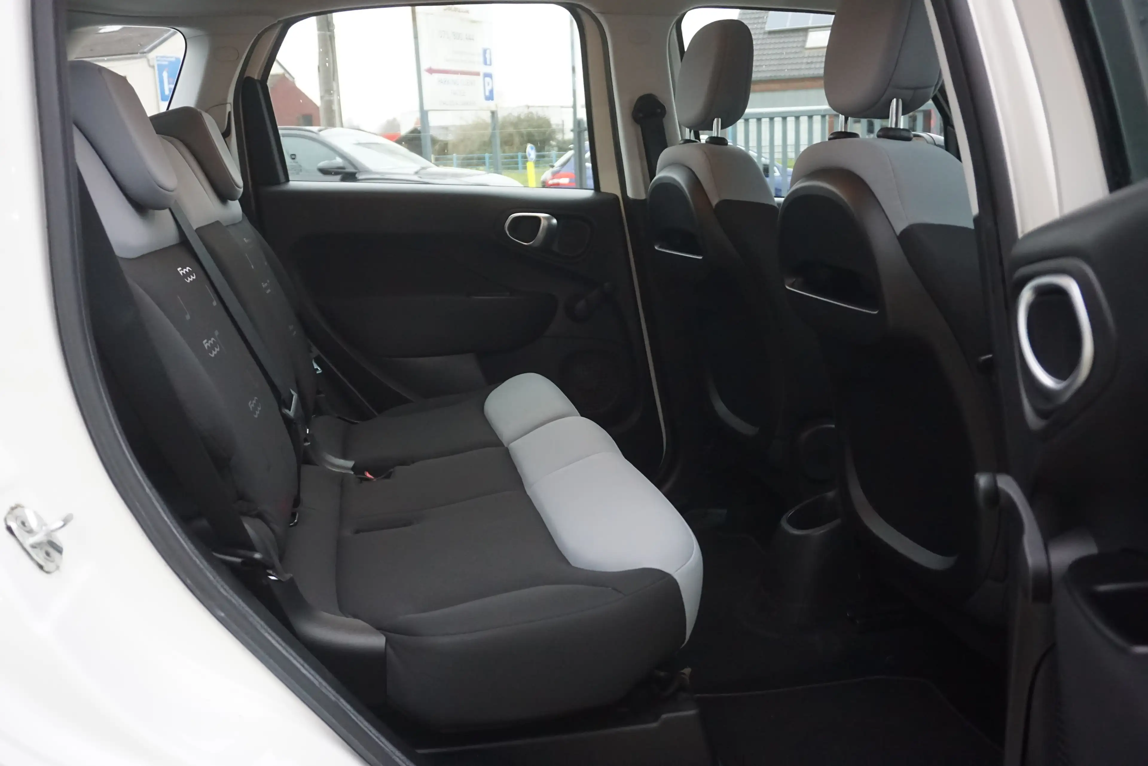 Fiat 500L 1.4i Pop Star CLIMATISATION PDC CARNET CRUISE EU6B — photo 11