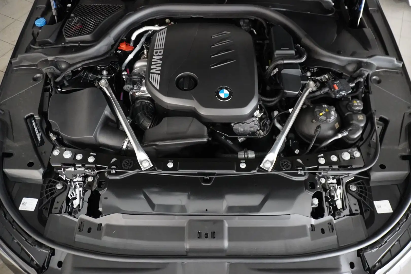 BMW 520 d Schwarz - 2