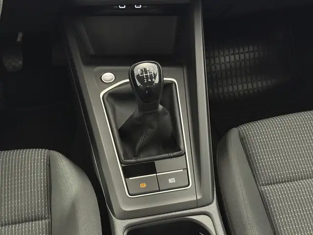 Volkswagen Golf view 12