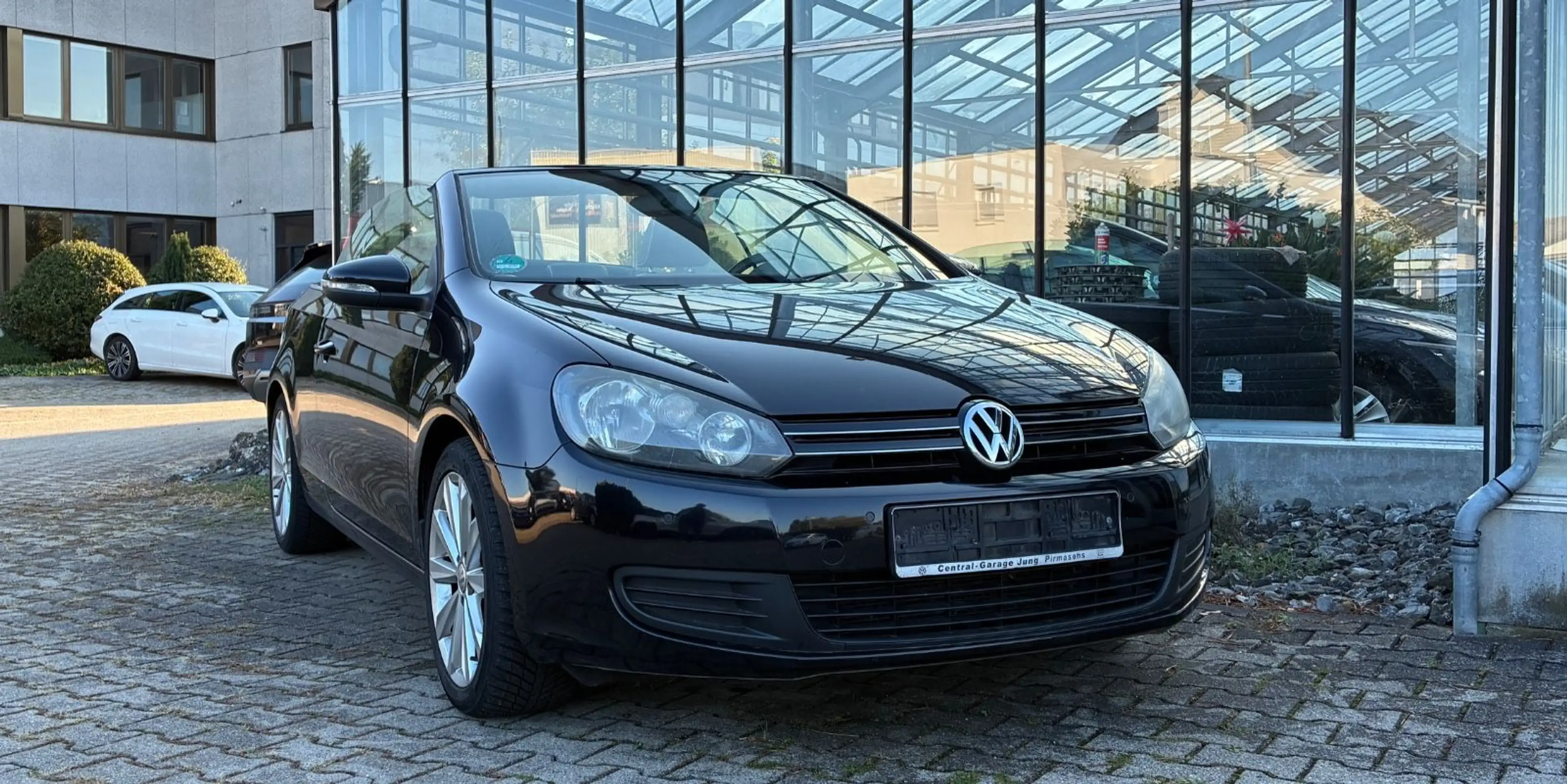 Volkswagen Golf VI Cabriolet Exclusive Leder 17" Alu Sitzhz — photo 4