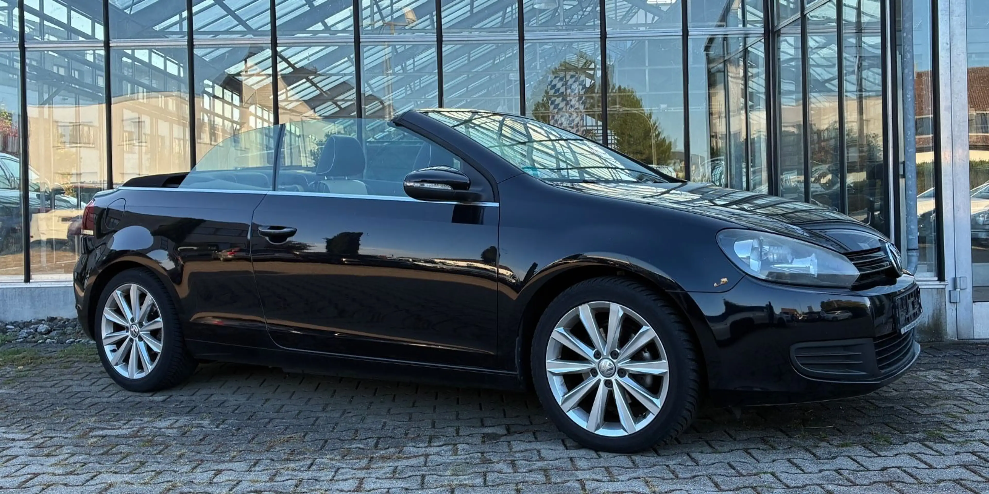 Volkswagen Golf VI Cabriolet Exclusive Leder 17" Alu Sitzhz — photo 2