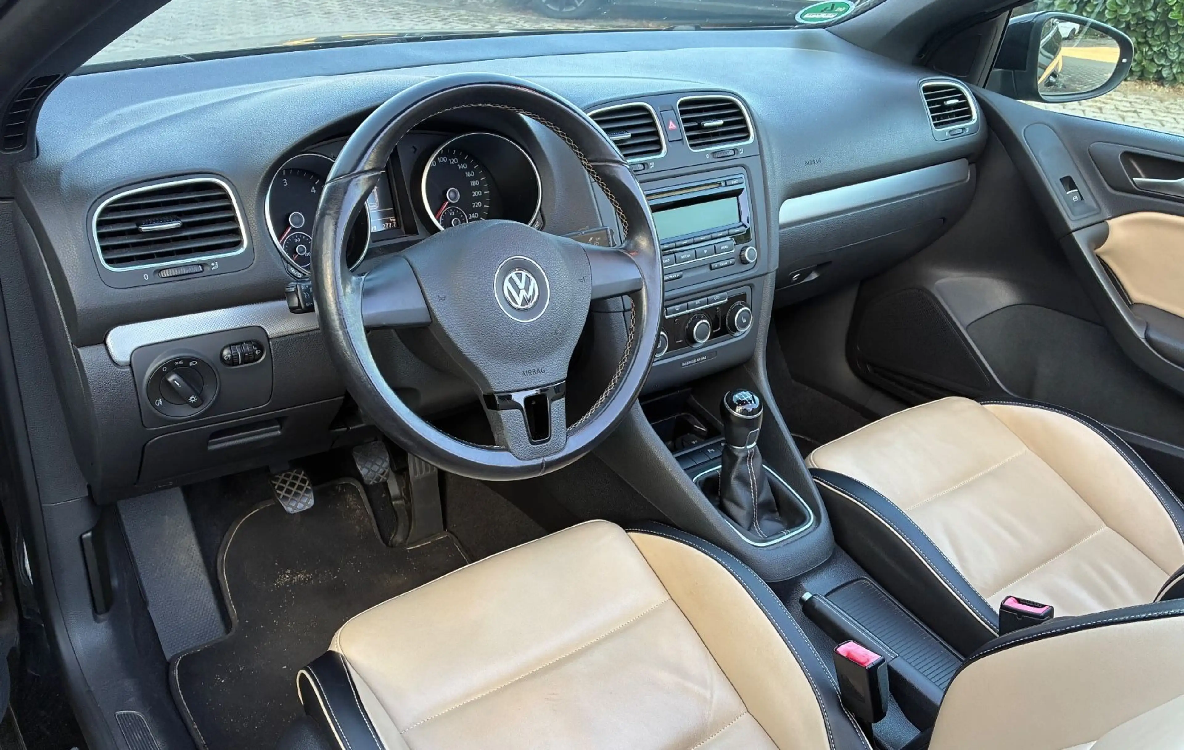 Volkswagen Golf VI Cabriolet Exclusive Leder 17" Alu Sitzhz — photo 15