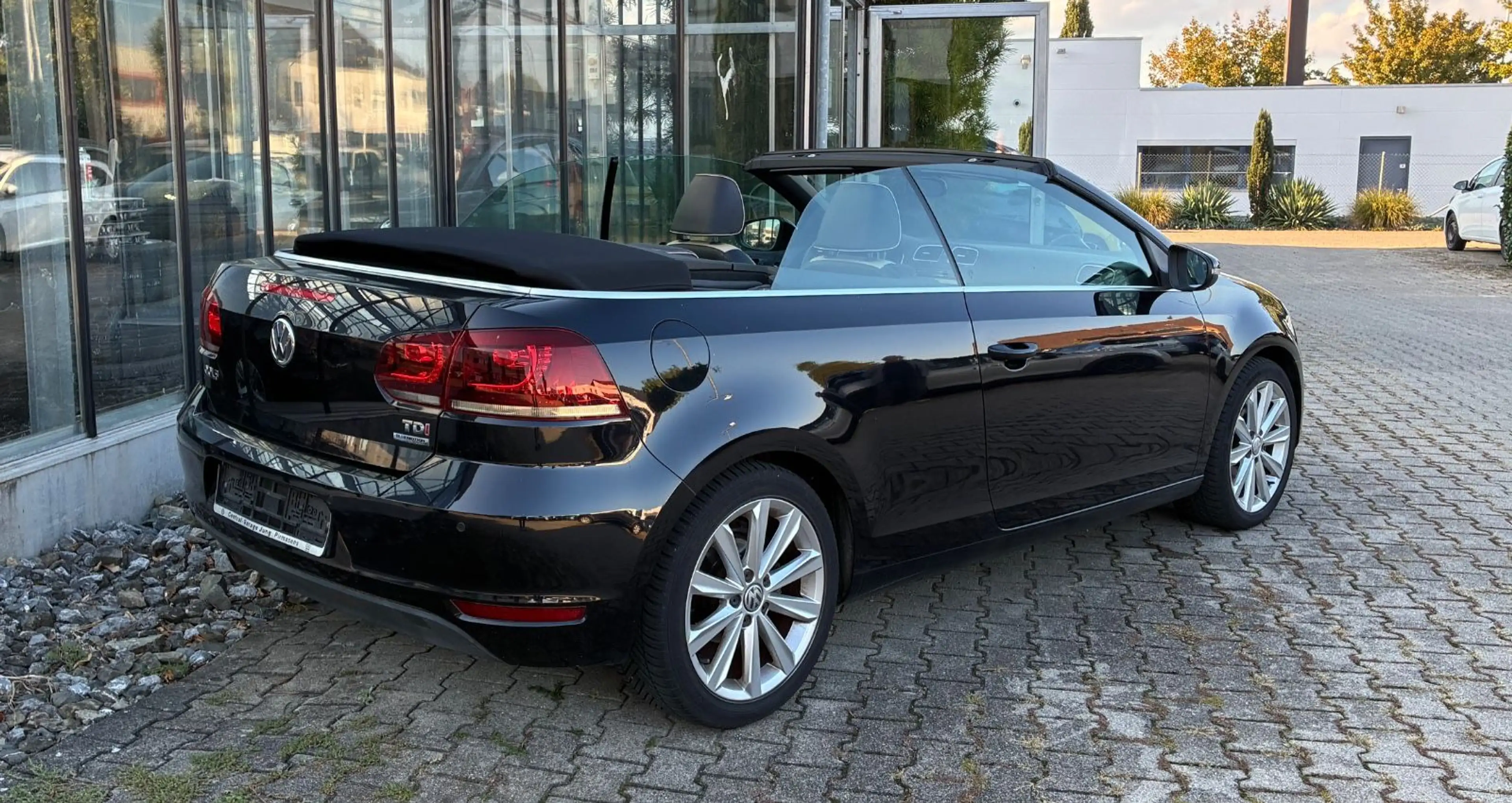 Volkswagen Golf VI Cabriolet Exclusive Leder 17" Alu Sitzhz — photo 8