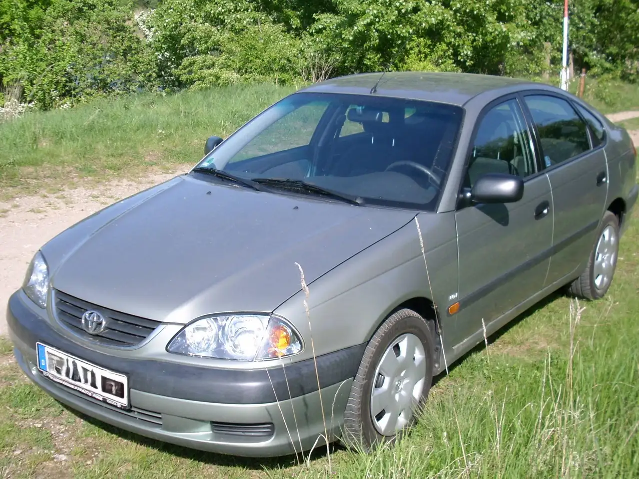 Toyota Avensis 1.8 linea terra, foto 1