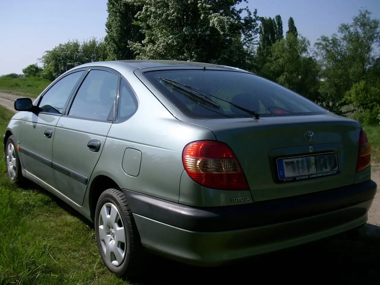 Toyota Avensis 1.8 linea terra, foto 2