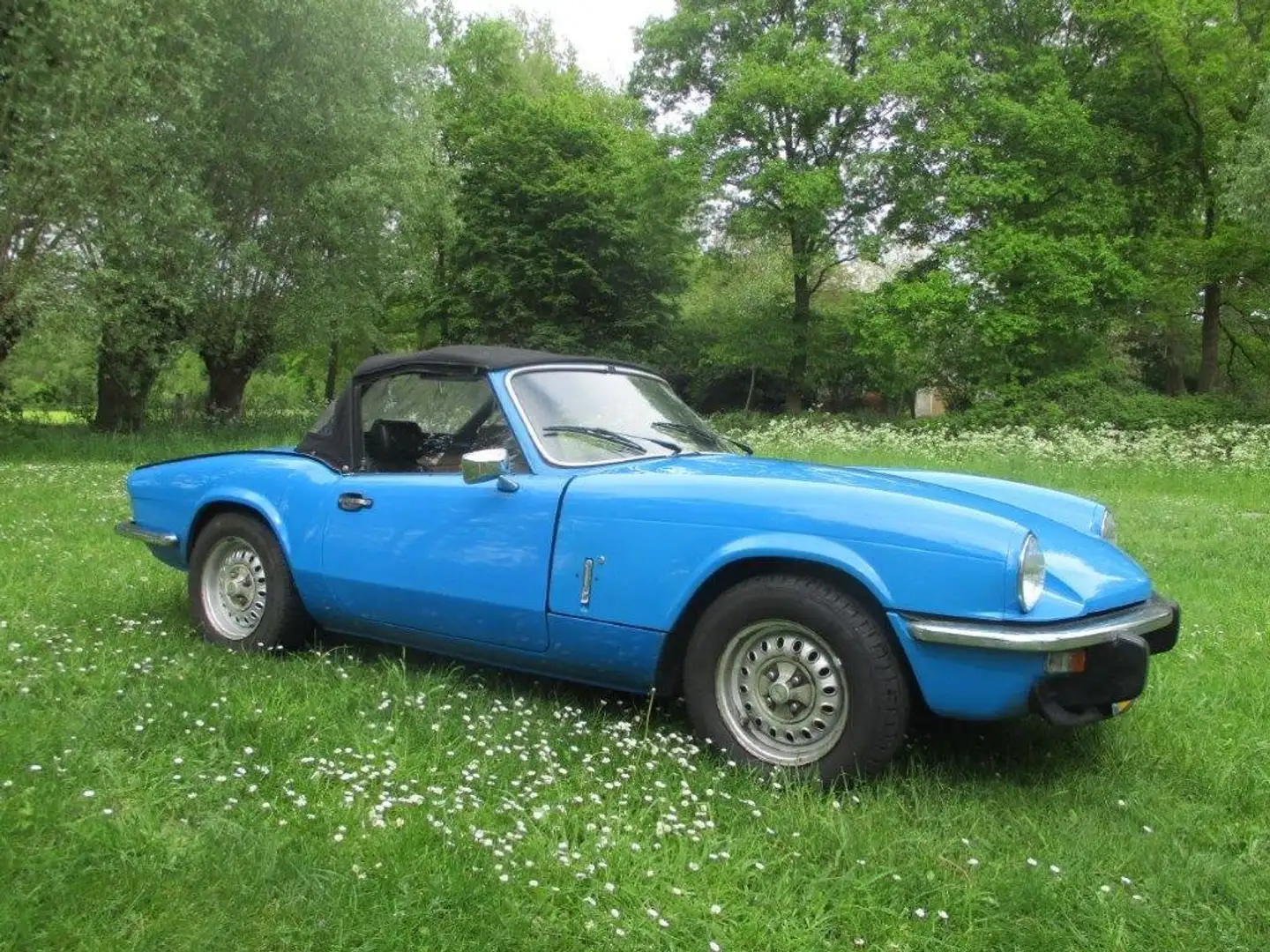 Triumph Spitfire 1500 met Softtop + Hardtop Blau - 2