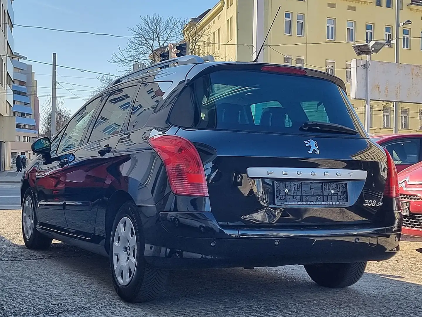 Peugeot 308 SW 1,6 HDi 95 Professional Line Zwart - 1