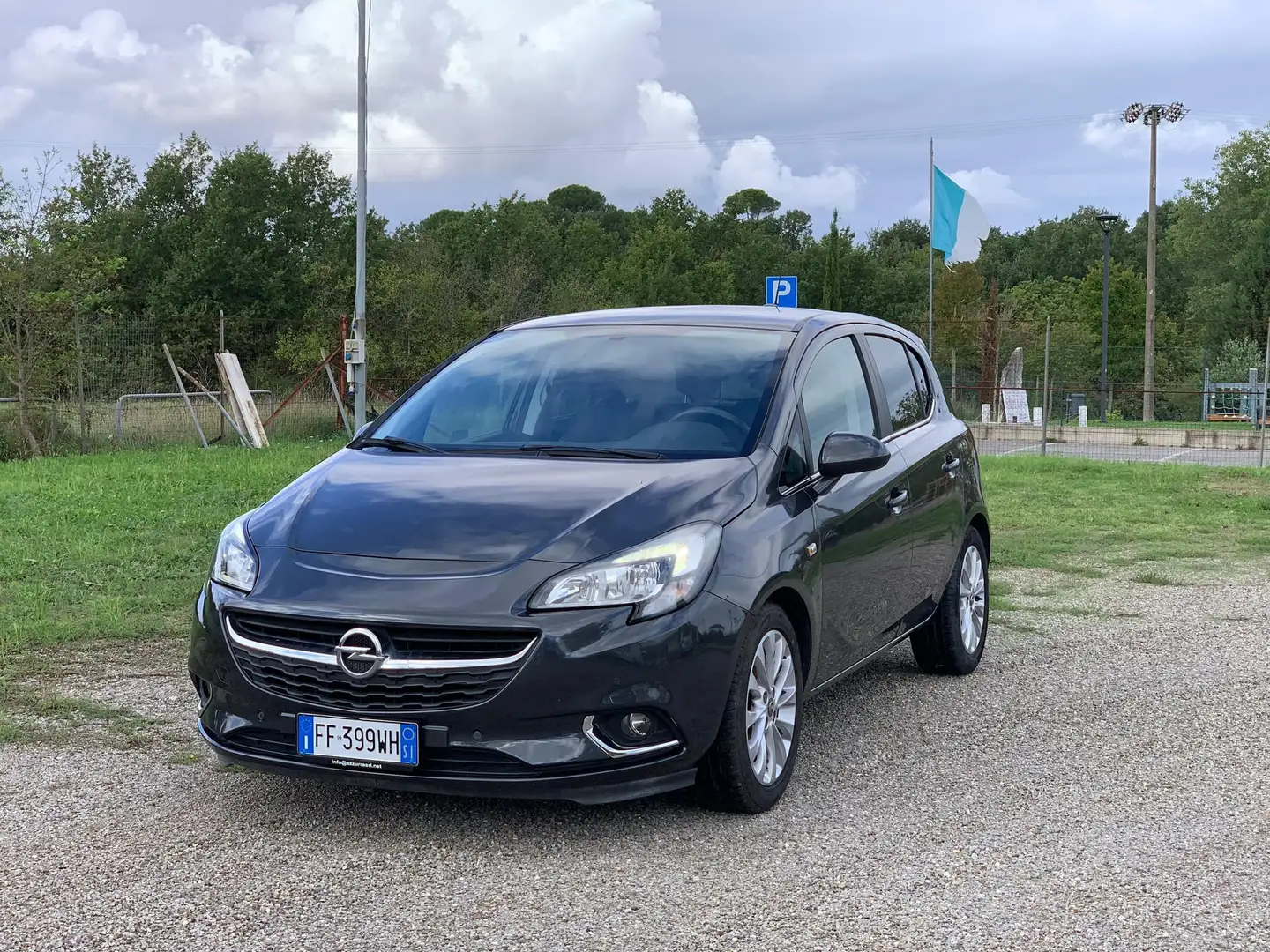 Opel Corsa Corsa 1.4 90CV GPL Tech 5 porte Cosmo Grau - 1