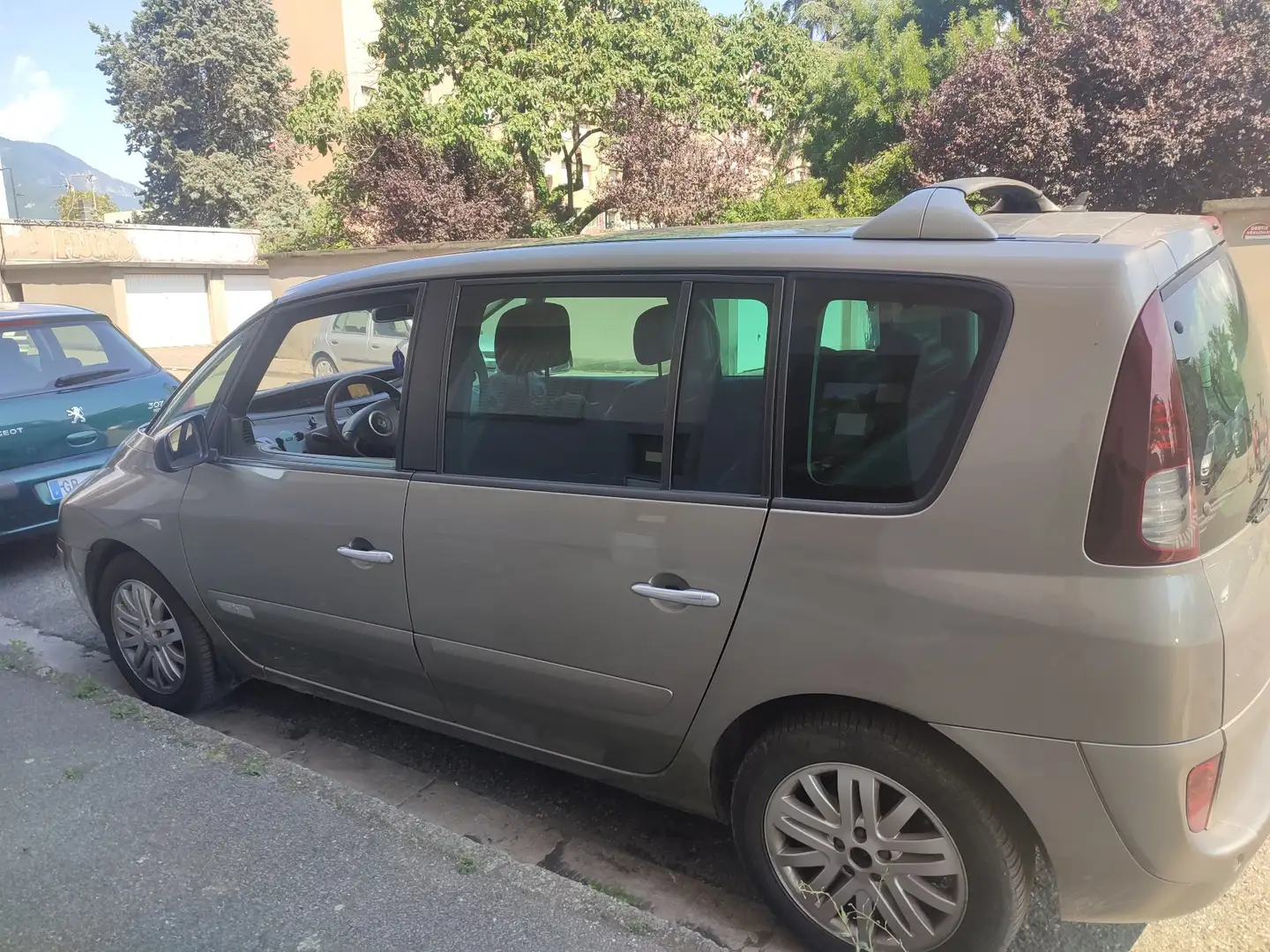 Renault Espace 2.0 dCi - 175 FAP Initiale - 2