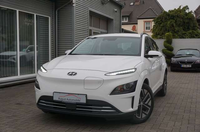 Imagine Hyundai KONA Select ACC LKA Carplay Kamer SHZ+LenkHz PDC