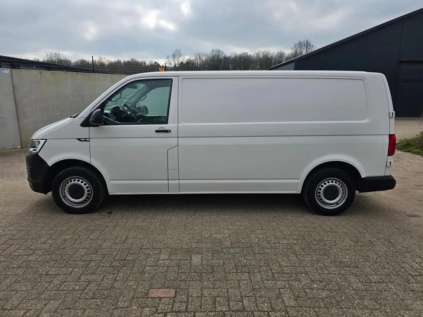 Volkswagen Transporter 2.0 TDI L2H2 Comfortline - 2