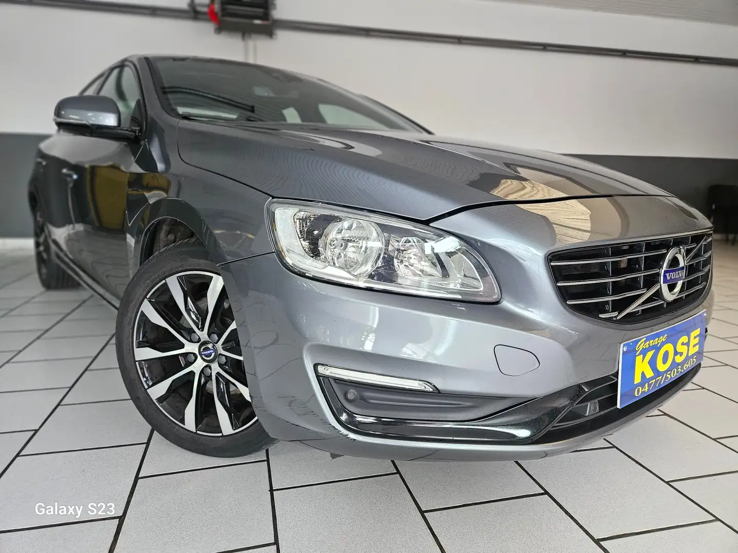 Volvo S60 15 E 122CV //CUIR//NAVIGATION/AUTOMATIQUE/GARANTIE Grijs - 2