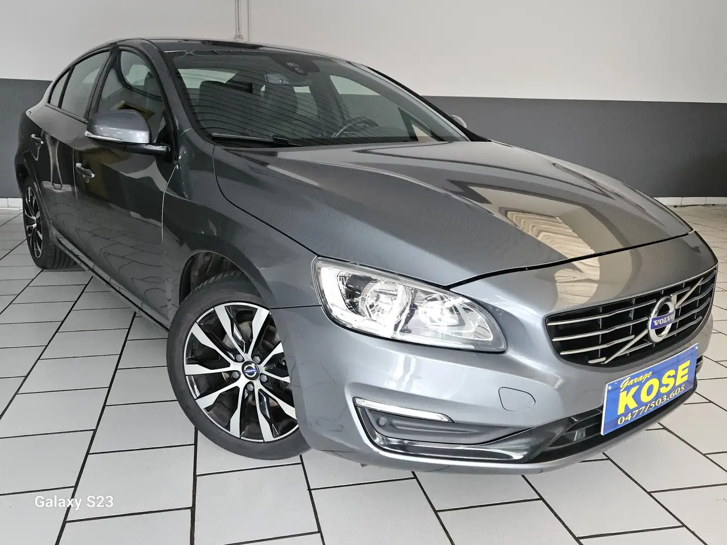 Volvo S60 15 E 122CV //CUIR//NAVIGATION/AUTOMATIQUE/GARANTIE Grijs - 1