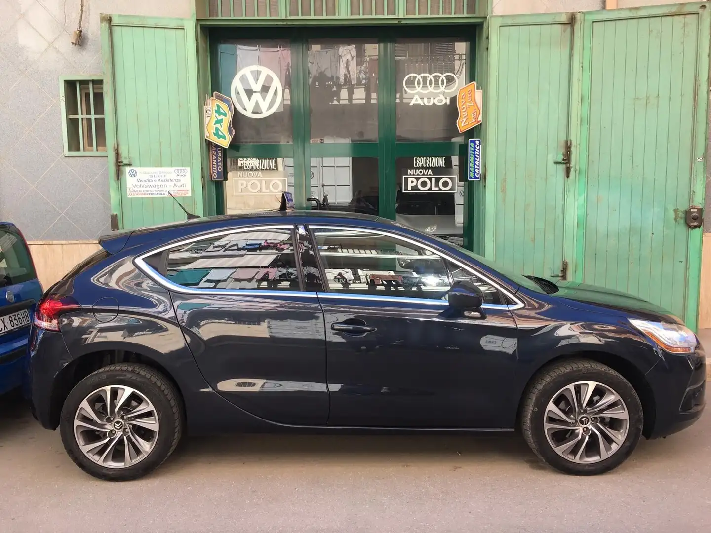 DS Automobiles DS 4 DS 4 1.6 e-HDi 110 airdream So Chic Negro - 1