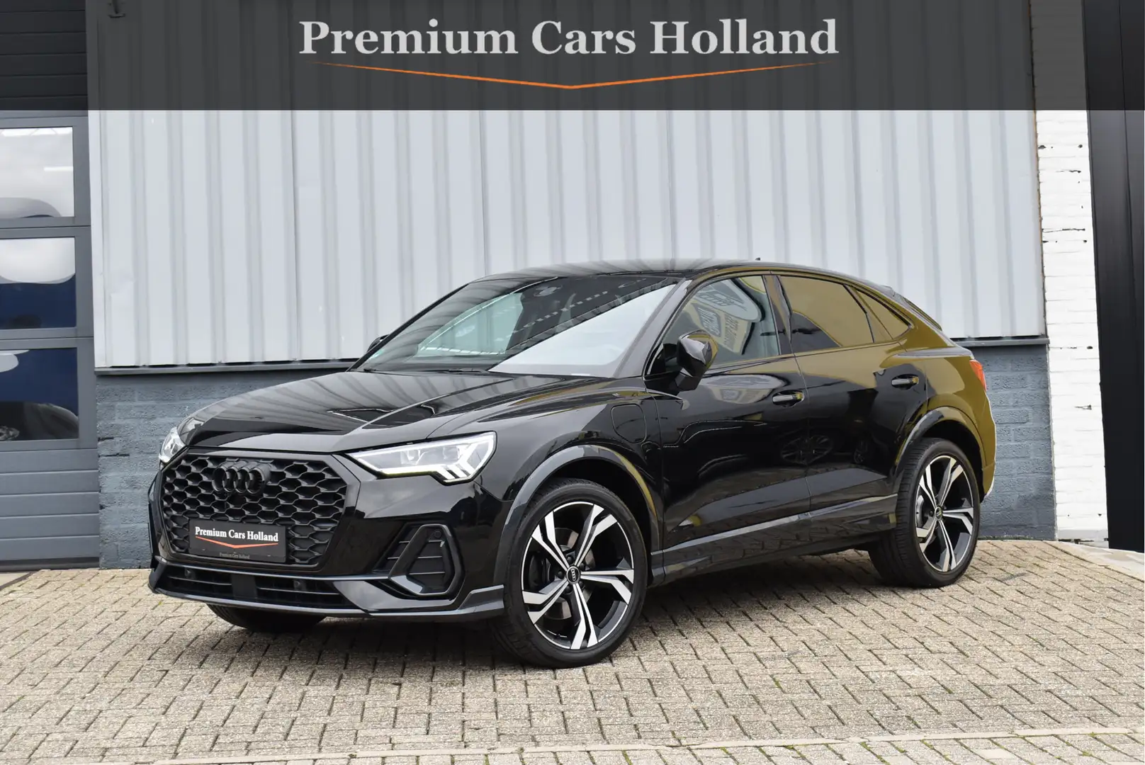 Audi Q3 Sportback 45 TFSI e S-Line 245 Pk Black Ed Navi Ca Zwart - 1