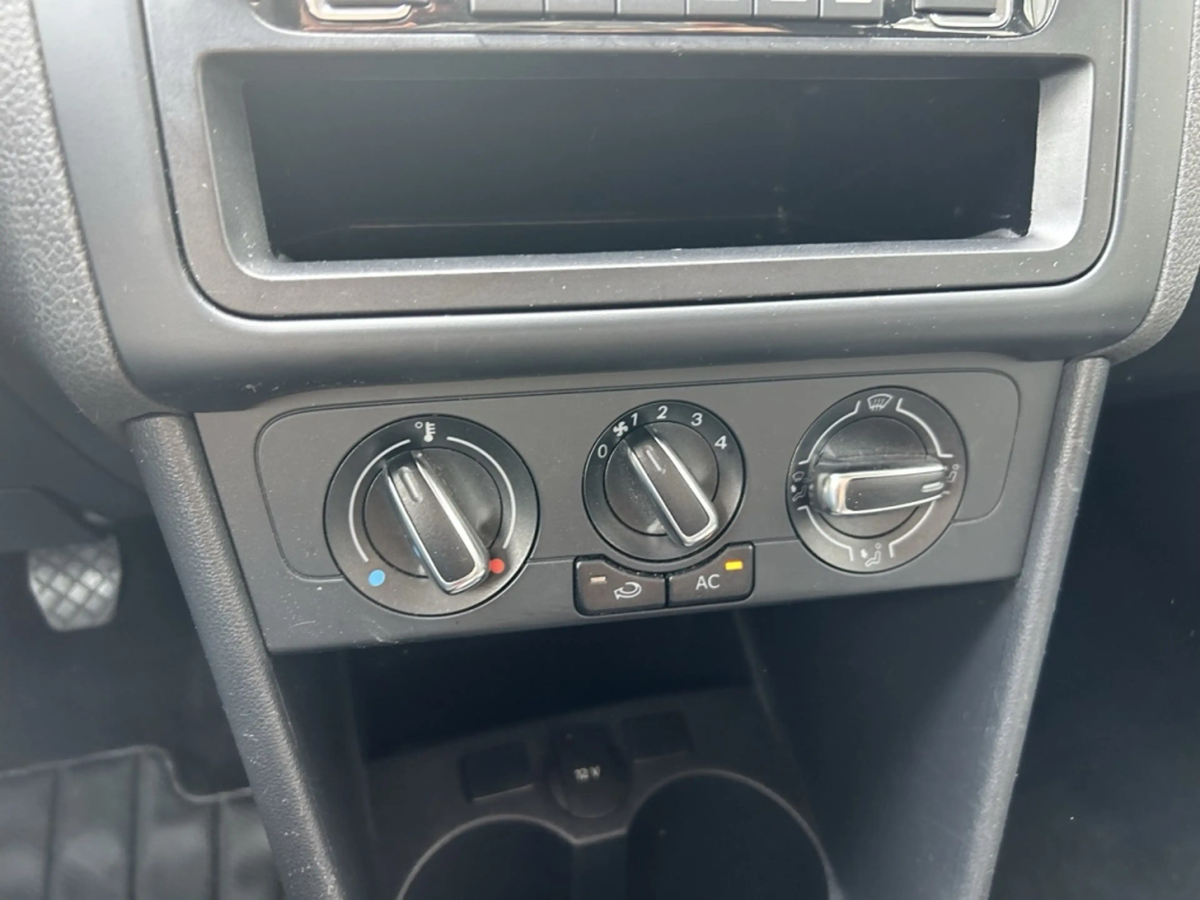 Volkswagen Polo 1.2 TSI 90PK 5D BMT Edition — photo 20