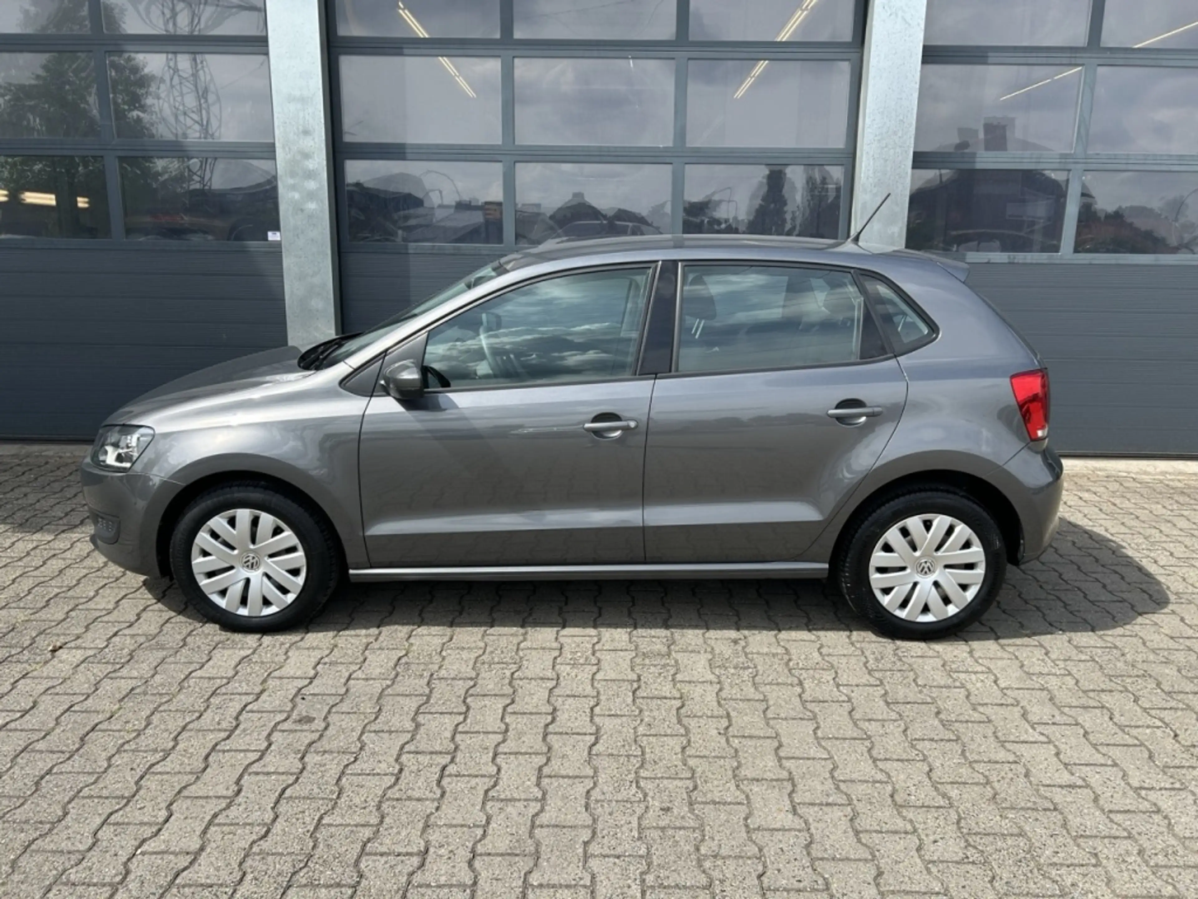 Volkswagen Polo 1.2 TSI 90PK 5D BMT Edition — photo 2