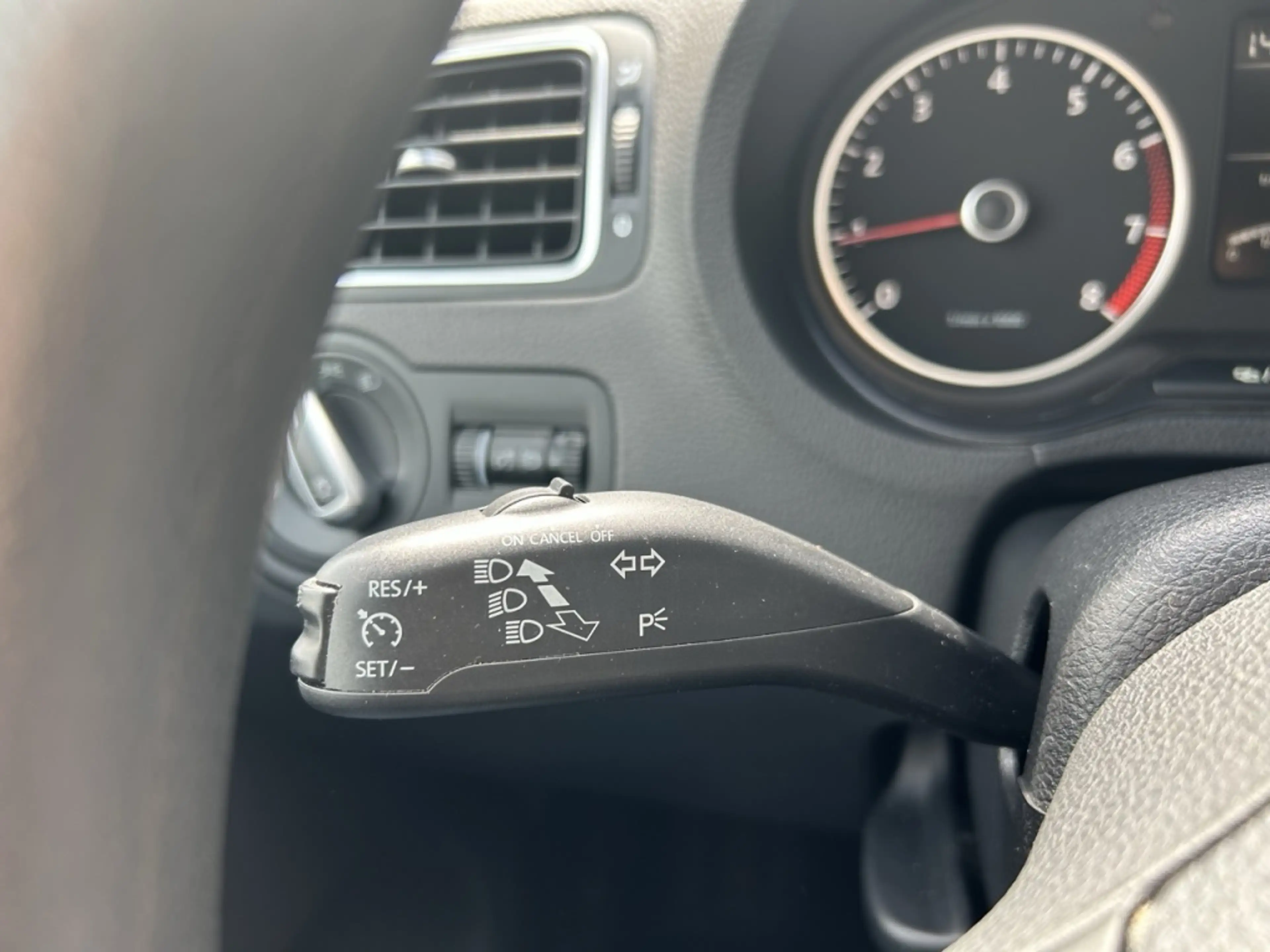 Volkswagen Polo 1.2 TSI 90PK 5D BMT Edition — photo 18
