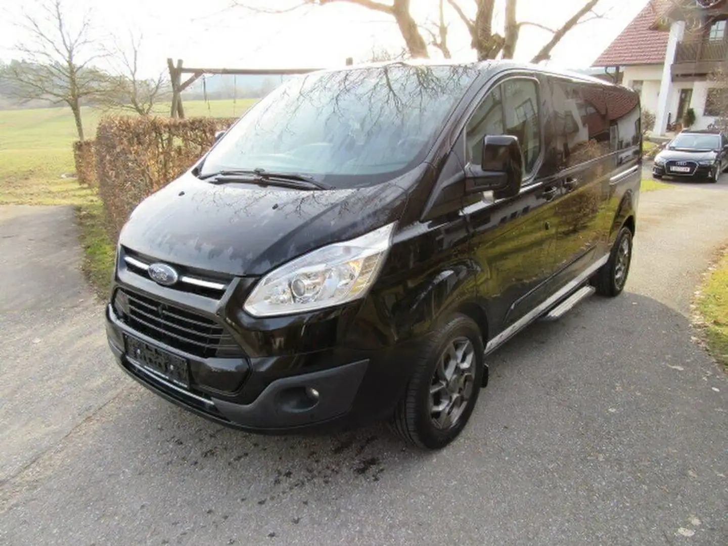 Ford Transit Custom 310 L2 Tourneo Titanium Schwarz - 1