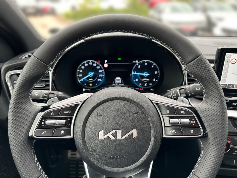 Kia Ceed SW / cee'd SW GT-Line 1.6 CRDi DCT Panodach Techno Sound Kamera — photo 8