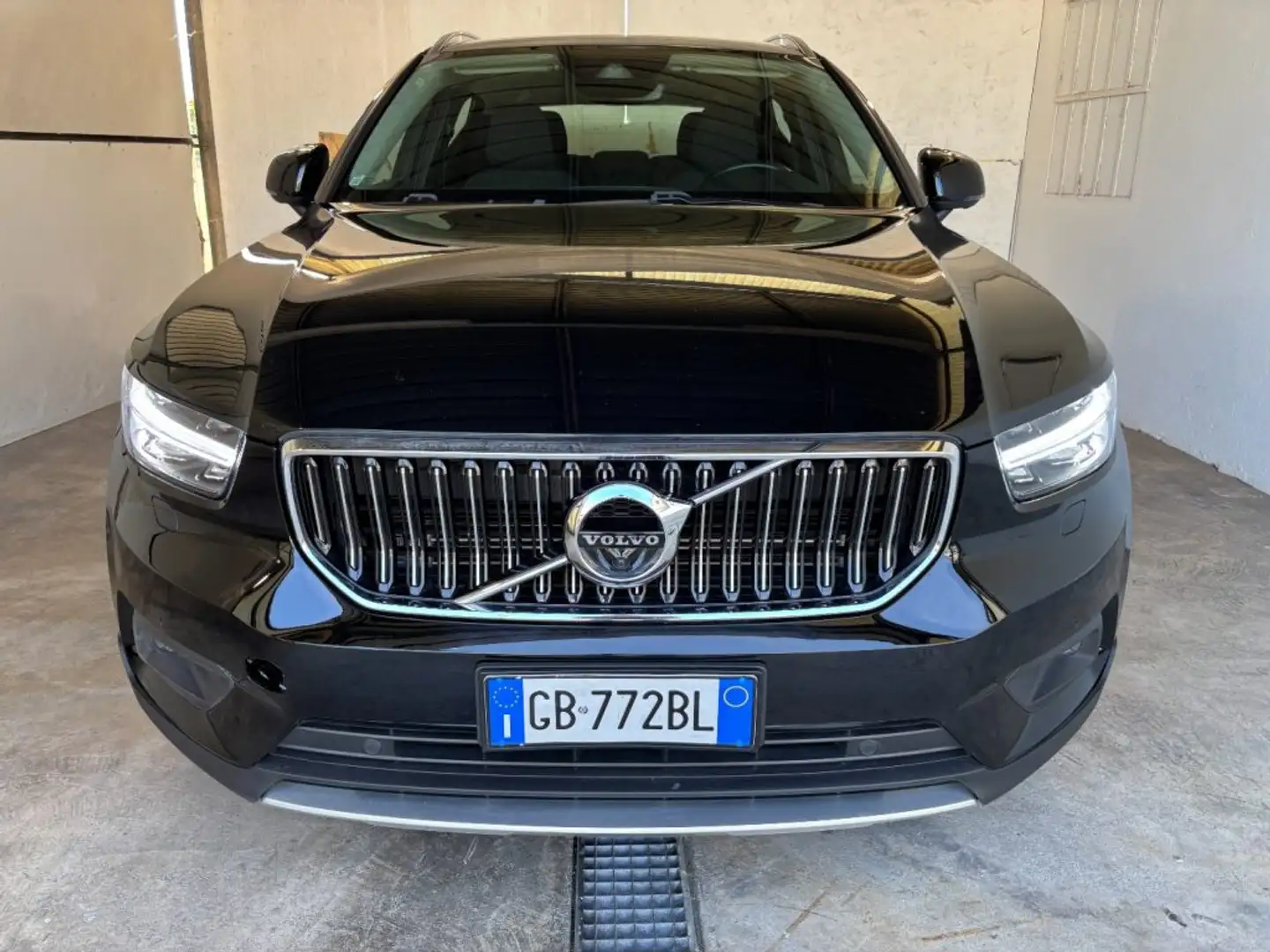 Volvo XC40 T5 Recharge Plug-in Hybrid Inscription Grijs - 2