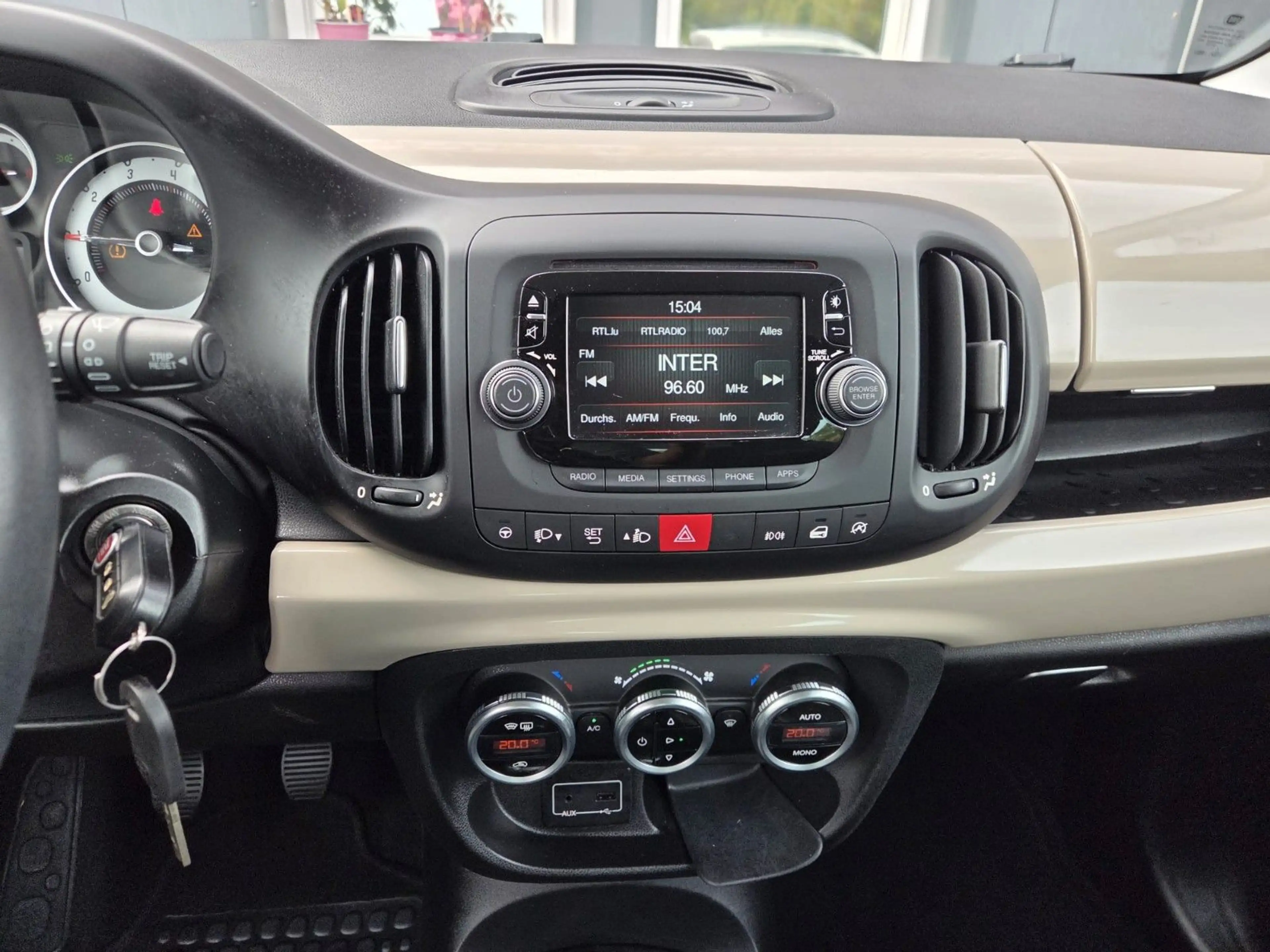 Fiat 500L Trekking 1.6 JTD/6-GANG/TEMPOM/KLIMAATM — photo 12